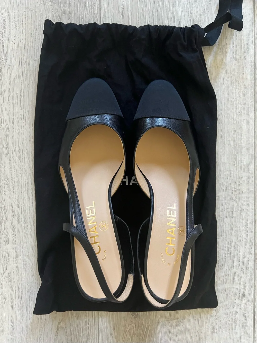 CHANEL Black Two-Tone Cap-Toe Slingback leather sandals